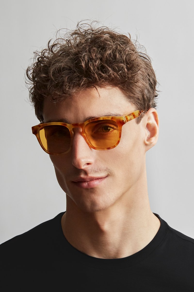 Postalcontacts.com -- KITS Frank Sun